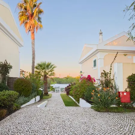 מלון Cegonha Country Club 4*